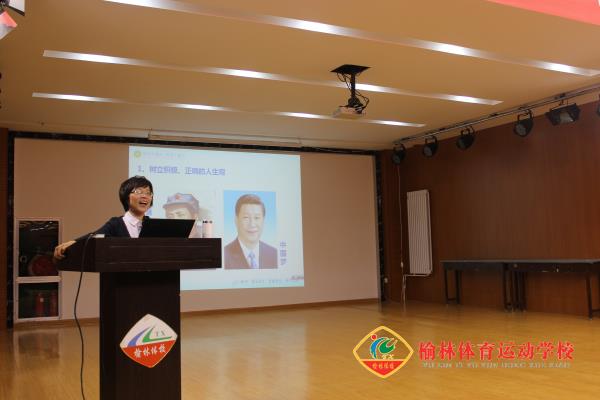 6.杜玲教授给学生们提出期望,希望同学们树立正确的人生观.jpg